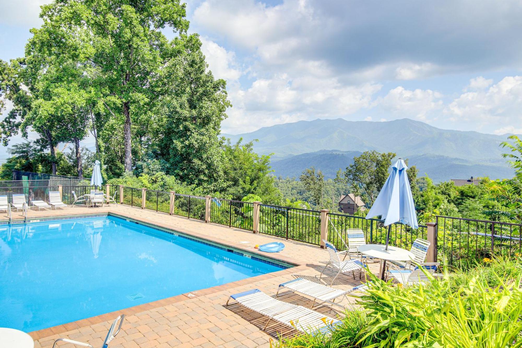 Gatlinburg Vacation Rental Balcony With Hot Tub! Exterior foto